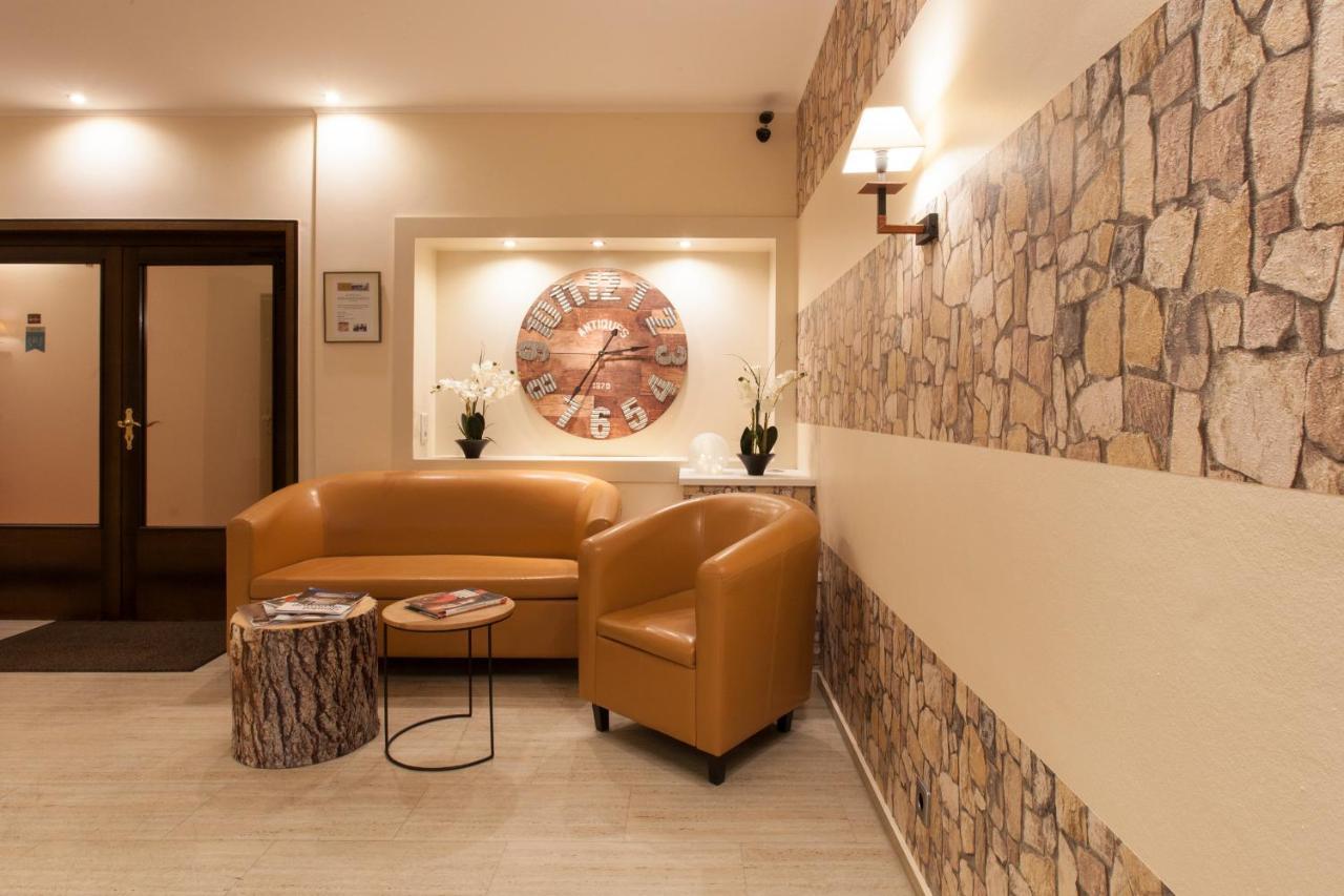Hotel Angerland Garni Ratingen Exterior photo